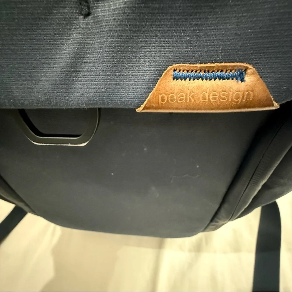 Peak Design Everyday Backpack 20L Weatherproof Camera Laptop Bag Midnight Blue - Picture 5 of 16